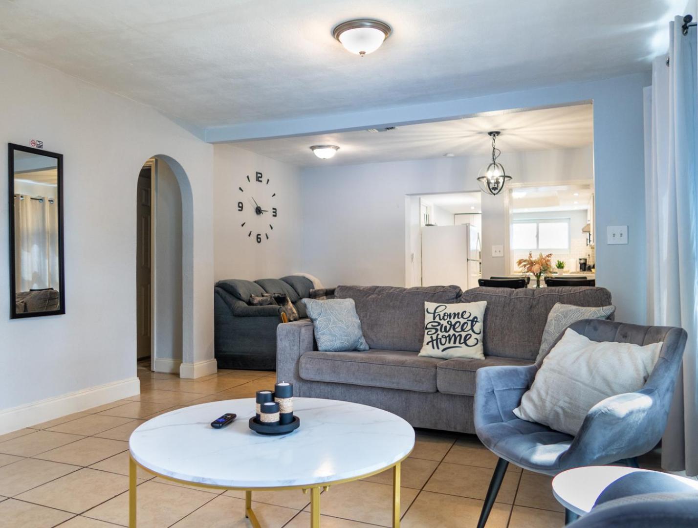 Cozy Home Near Busch Gardens Adventure Island And Usf Тампа Екстериор снимка